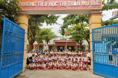Hoạt động tổ chức cho trẻ 5 tuổi đi tham quan trường Tiểu học và Trang trại bò sữa Vinamilk